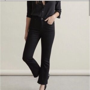 Everlane kick crop Jean in black denim with frayed hem. Size 30
